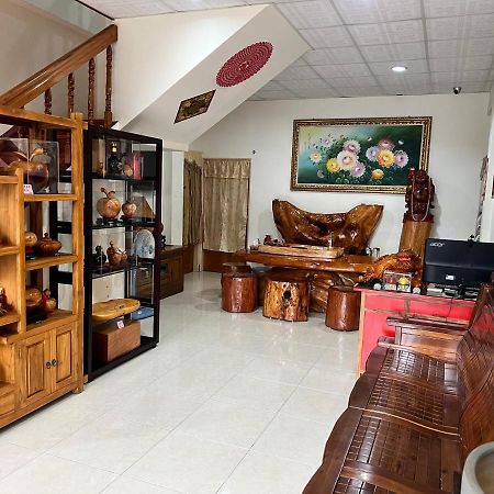 Golden Flower Homestay Юли Екстериор снимка