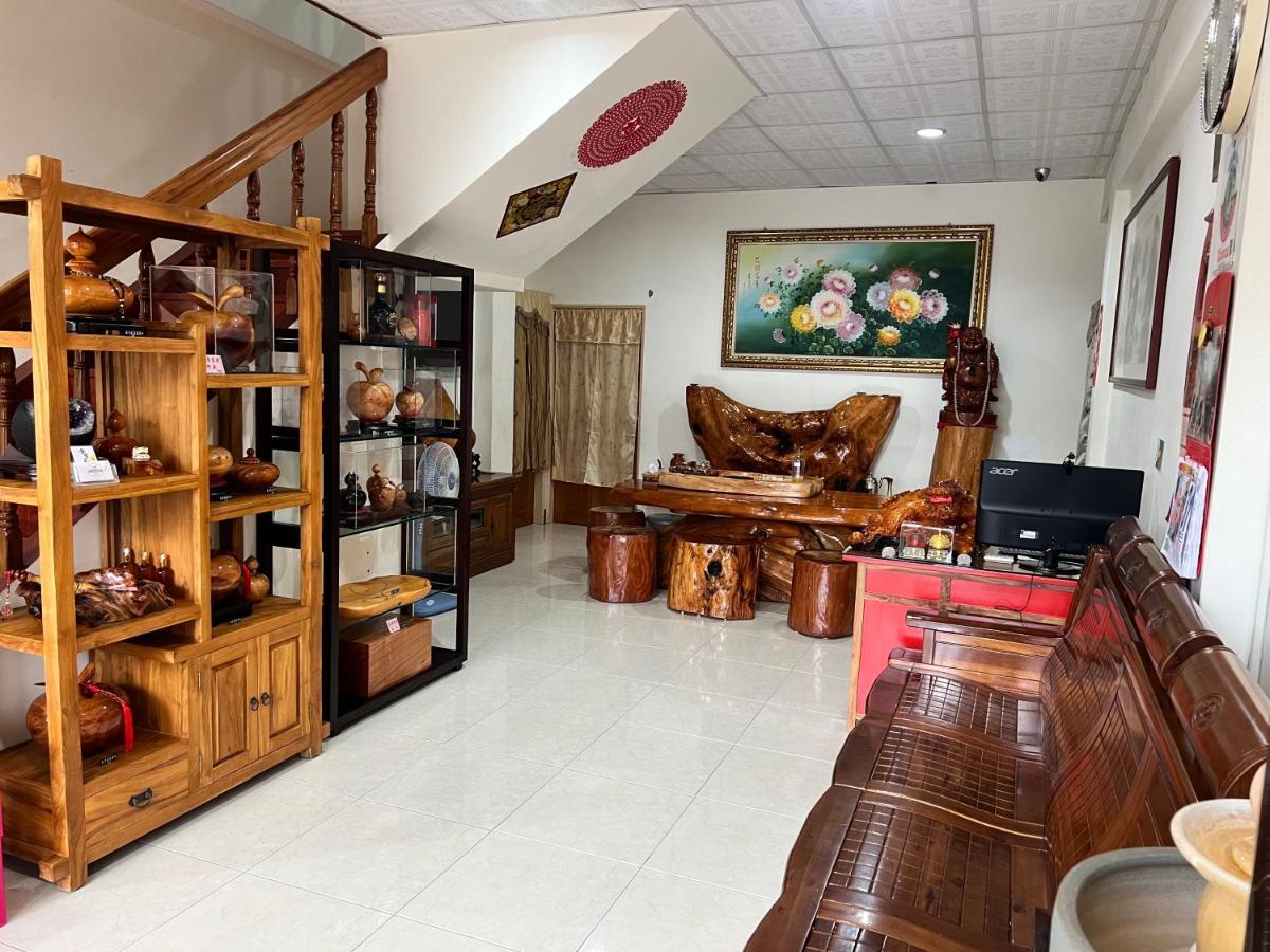 Golden Flower Homestay Юли Екстериор снимка