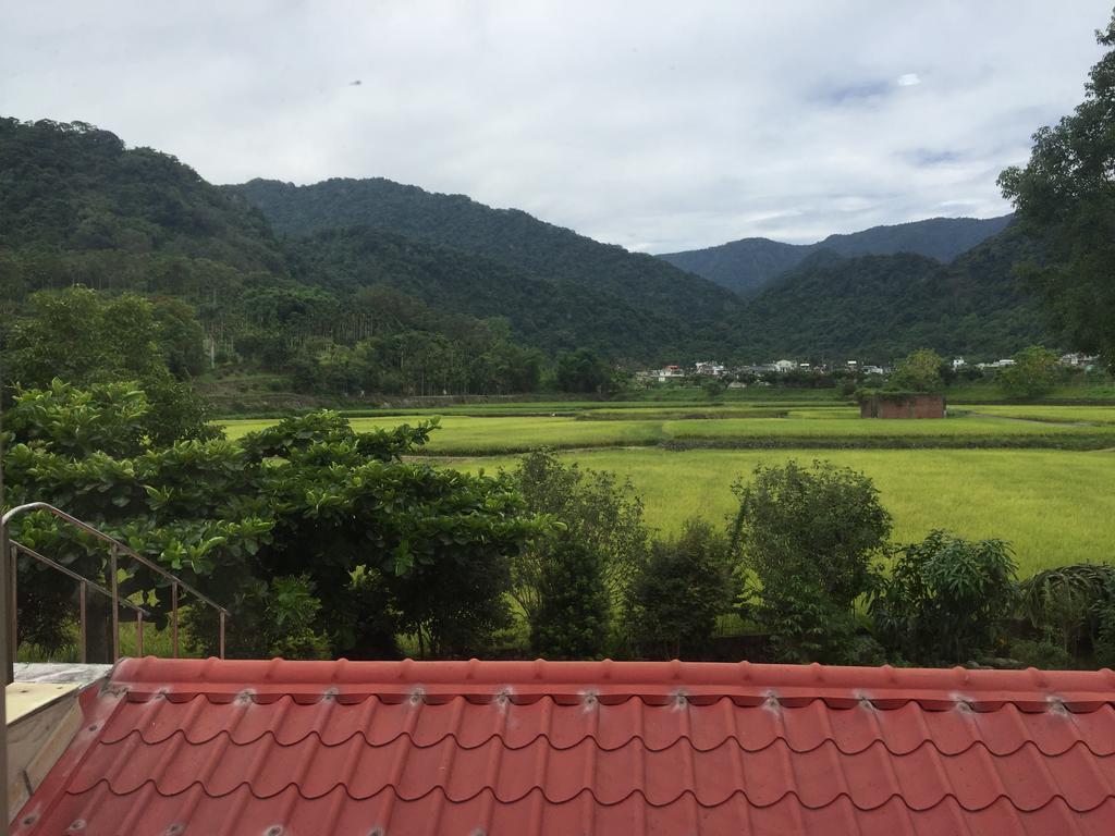 Golden Flower Homestay Юли Екстериор снимка